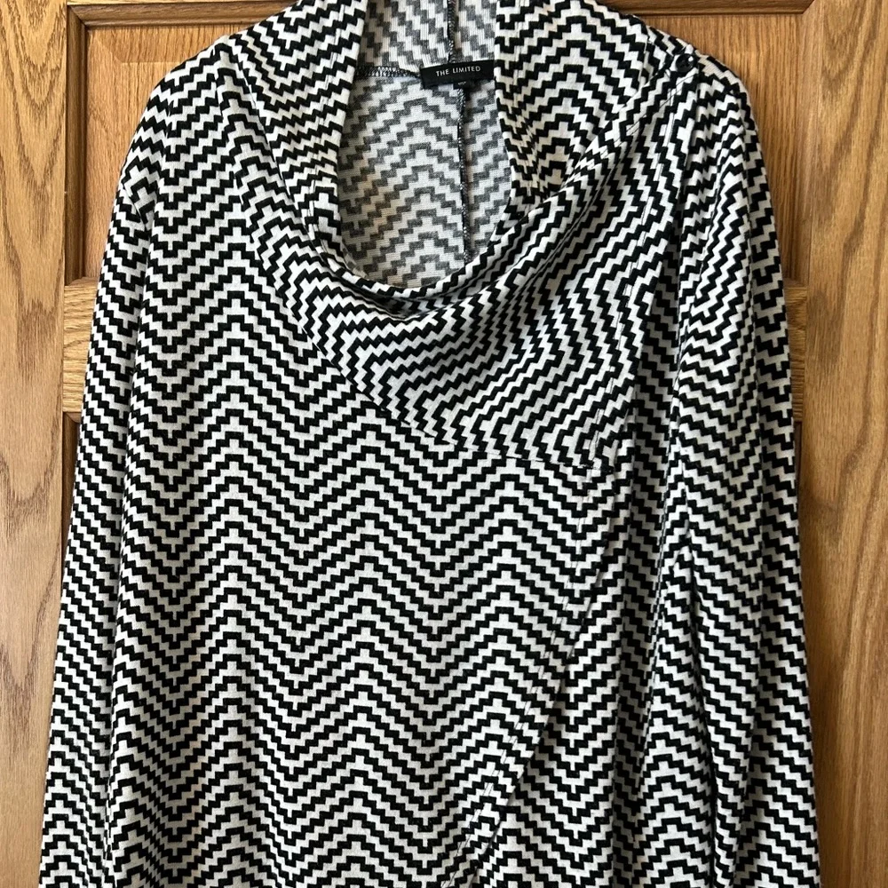 The Limited - Black and White One Button Wrap (Bobeau) Cardigan - Large - Picture 8 of 12